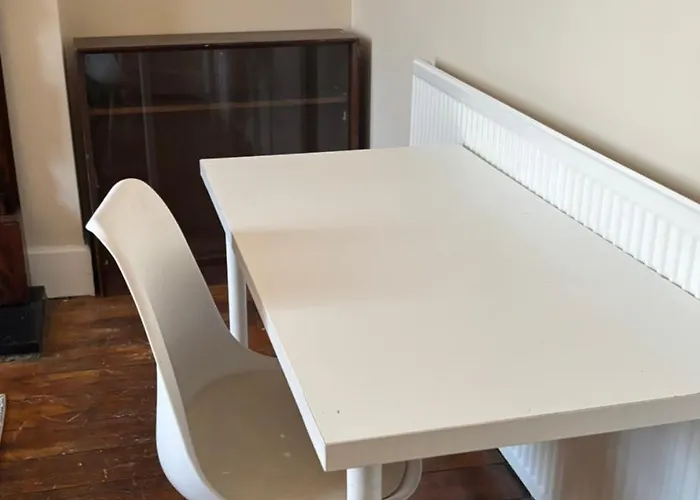 Eden Homez 28 Russell Road, Bs67Ub